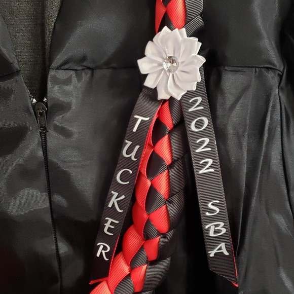 Personalized Graduation Lei 2024 or 2025, Name, and School Red & Black (B) - Picture 2 of 9